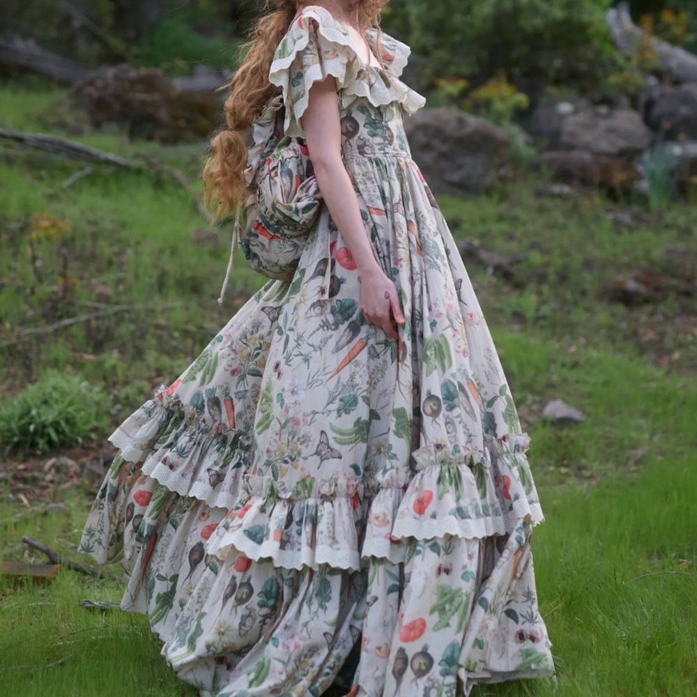 Selkie Garden Botanics Swan Ritz gown - Picture 5 of 5